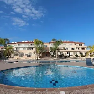 Апартаменты Nissi 3 Pool Access Garden, Айя-Напа