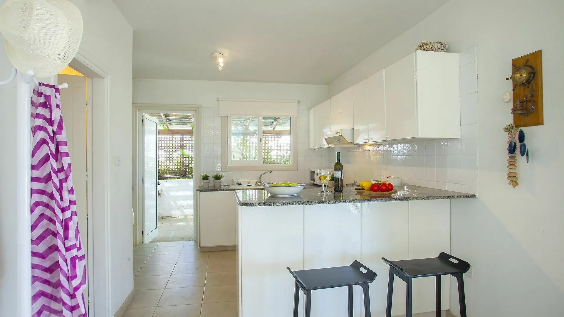 Napa Beachfront Villa Ayia Napa 0*,  Cypern