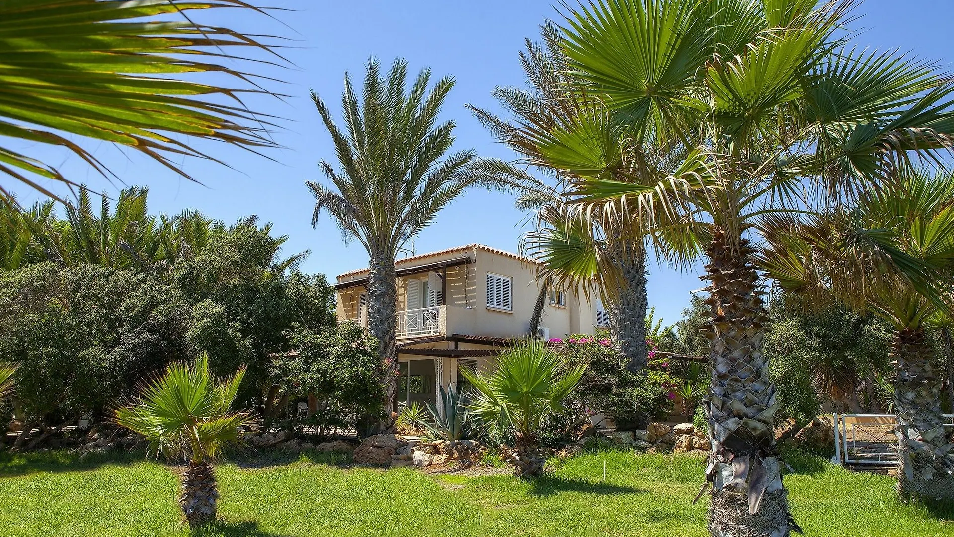 Napa Beachfront Villa Ayia Napa 0*,  Cypern